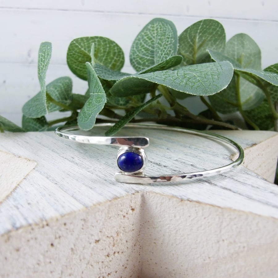 Sterling Silver Bangle with Lapis Lazuli Gemstone. Fits Size Medium 20cm 