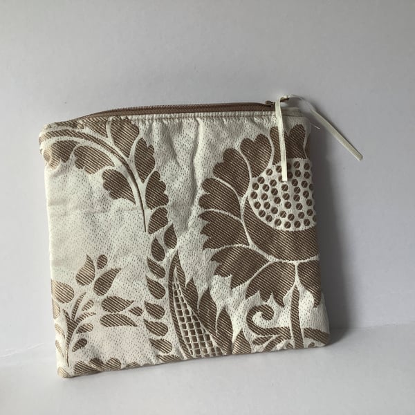 Cosmetics bag. 