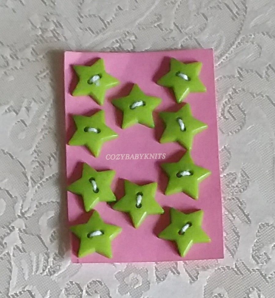 Bright green star plastic buttons