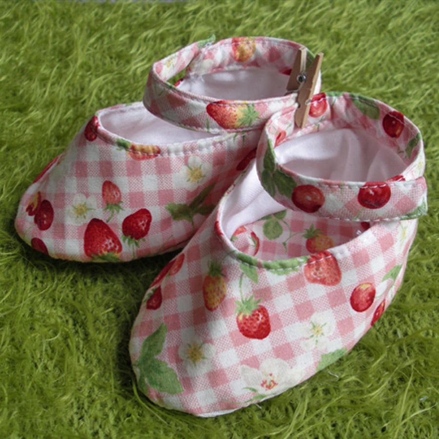 Strawberries & Cream - Mary Jane style baby shoes