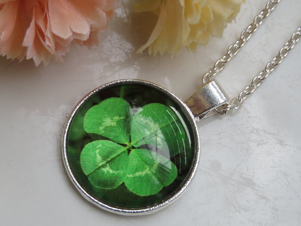 Four Leaf Clover Pendant Necklace