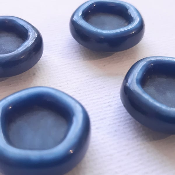 18mm Vintage chunky blue pentagon shaped buttons