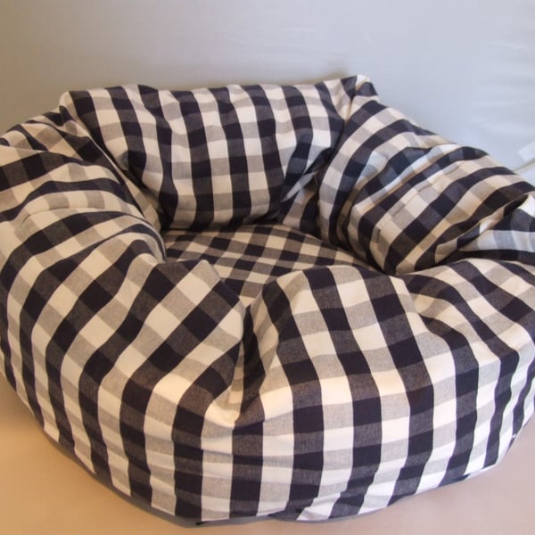 Lovely soft bed for cat or small dog