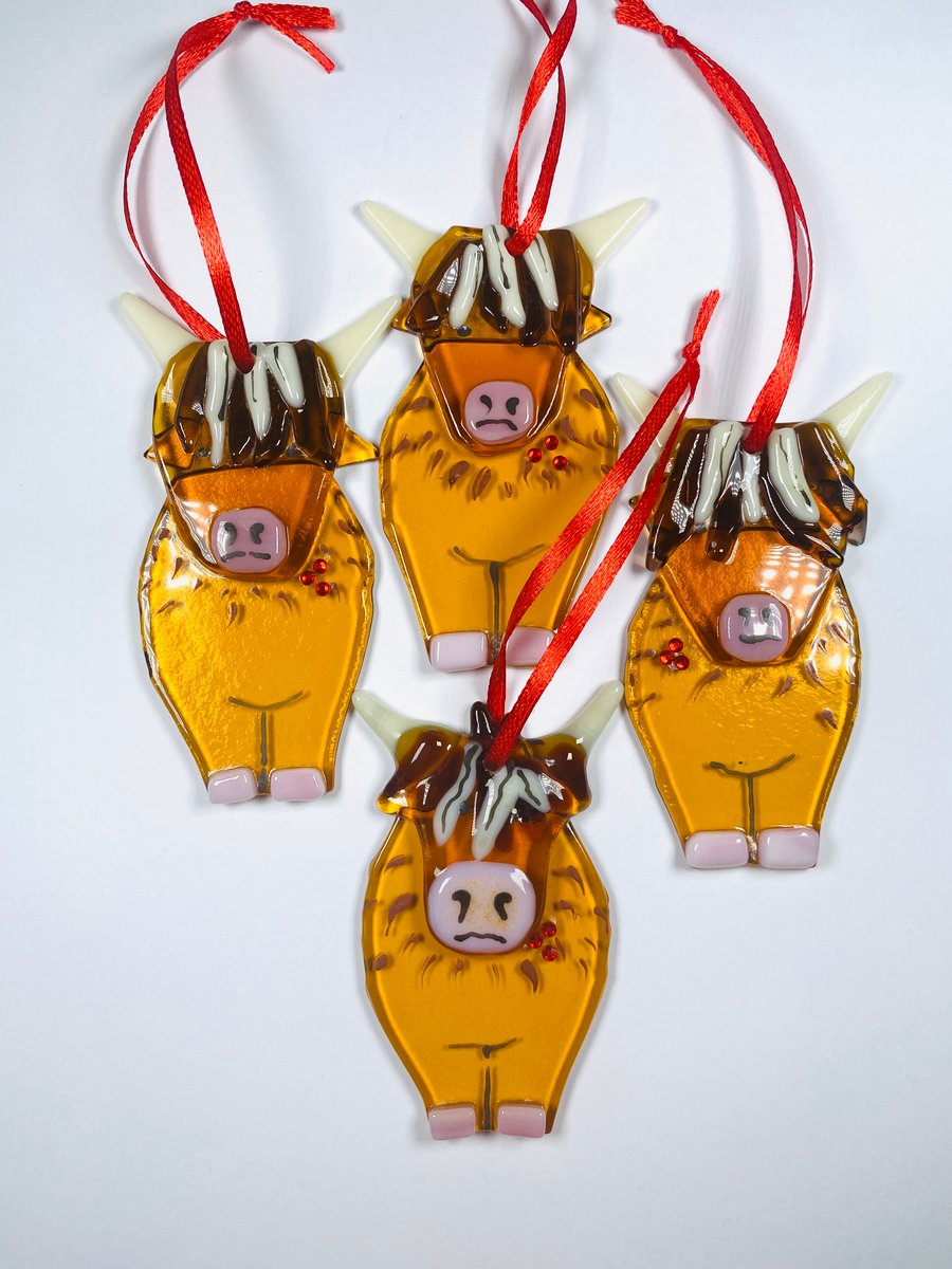 Christmas highland cow glass decoration