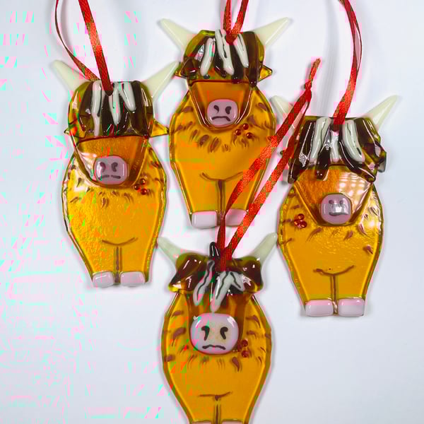 Christmas highland cow glass decoration