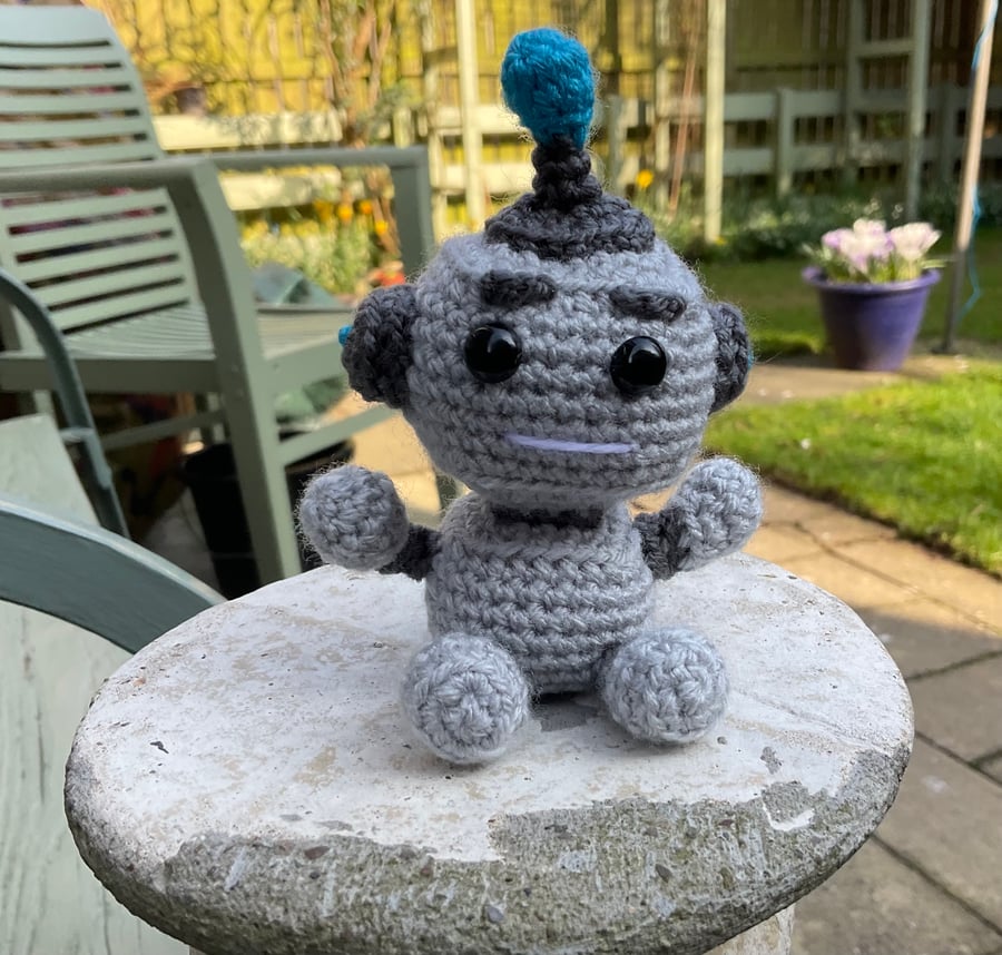 Crochet mini robot