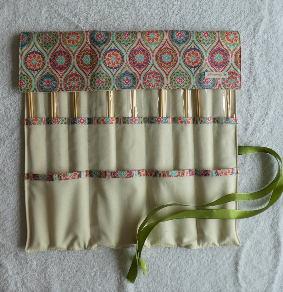Luxury Knitting Needle Holder with 18 pairs of Bamboo Needles. Tile Print Cotton