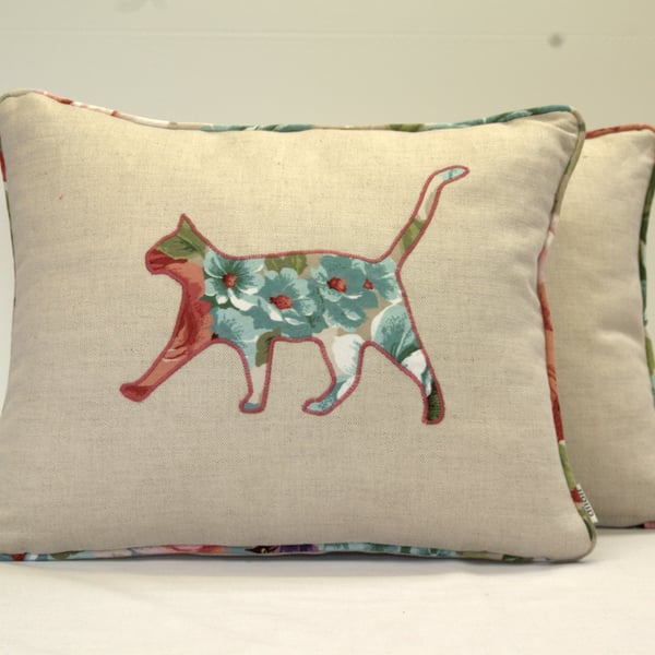 Appliqu cat 18"x 14" cushion