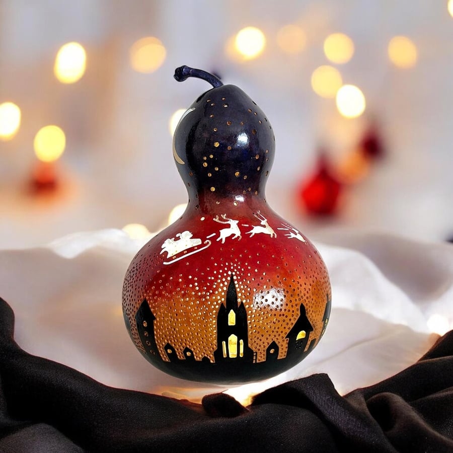 A Magical Christmas Eve Gourd Lamp 