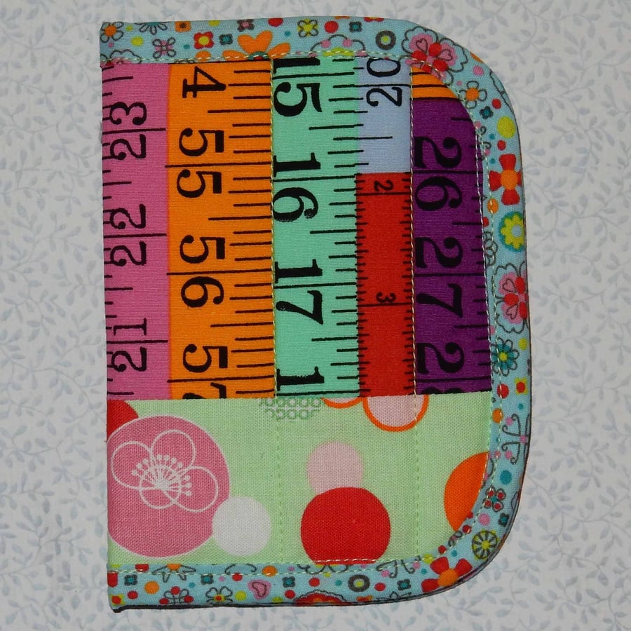 Needlecase - Bright tape measures 