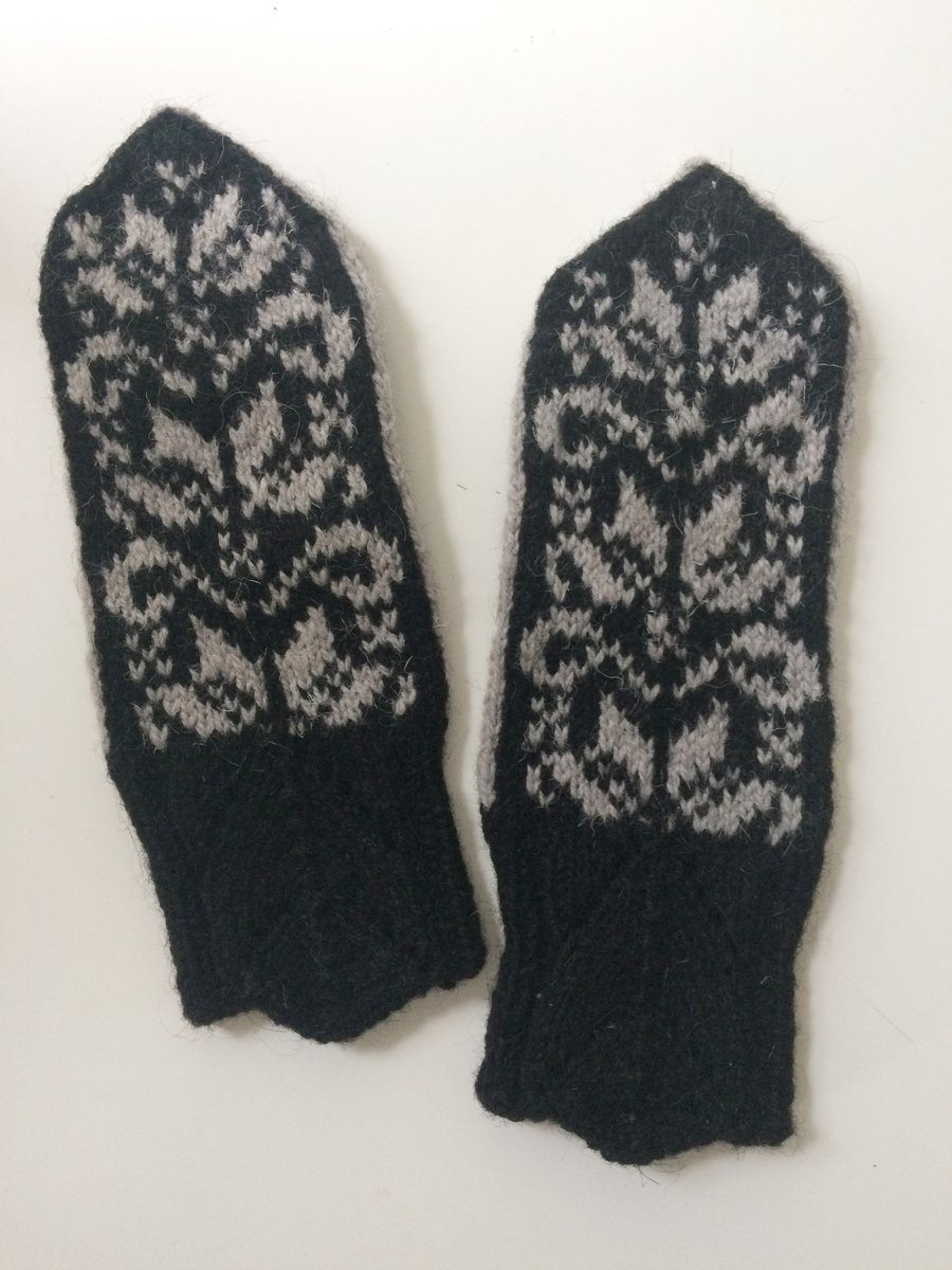 Hand knitted Black Grey Wool Mittens Traditional Nordic Fair Isle 