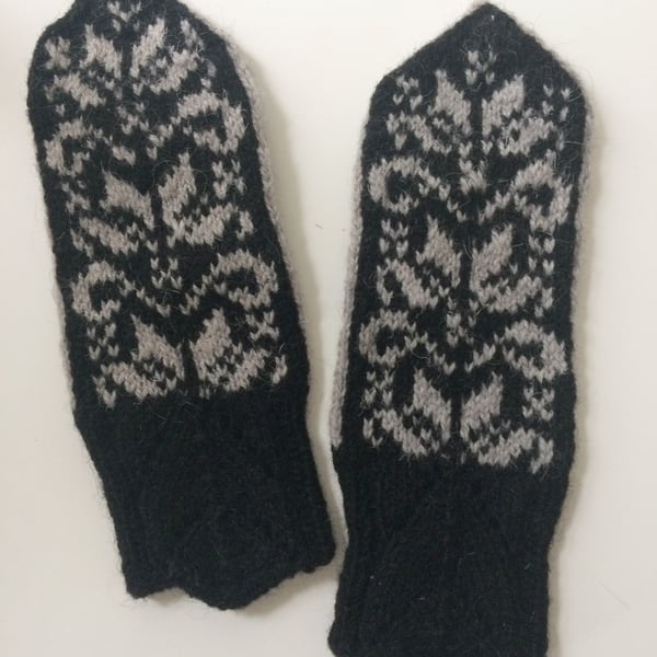 Hand knitted Black Grey Wool Mittens Traditional Nordic Fair Isle 