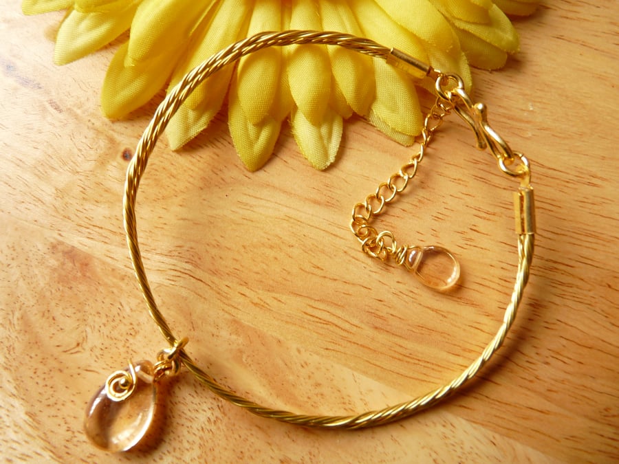 Champagne Coloured Quartz Twisted Wire Bracelet Bangle 