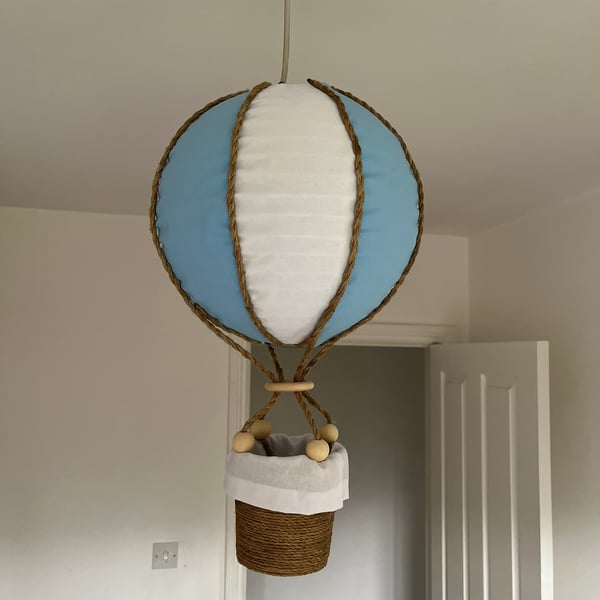 Hot air balloon pending lampshade 