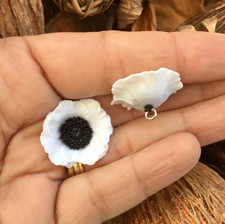 Pair of White Poppy Delicate Plastic Buttons! - Folksy