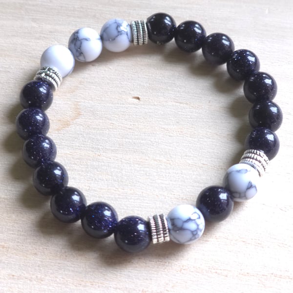 Unisex Blue and white marble effect elastic beaded bracelet