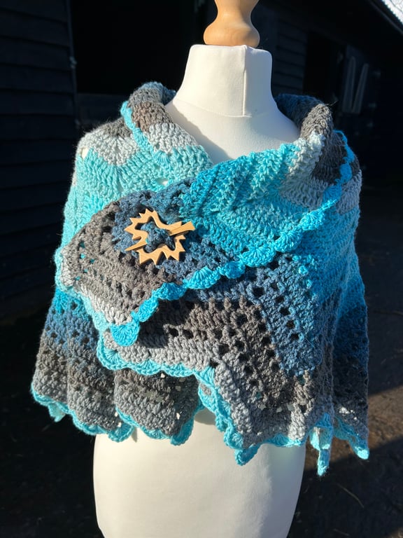 Half Star Crescent Lace Shawl Wrap in Blues and Turquoise