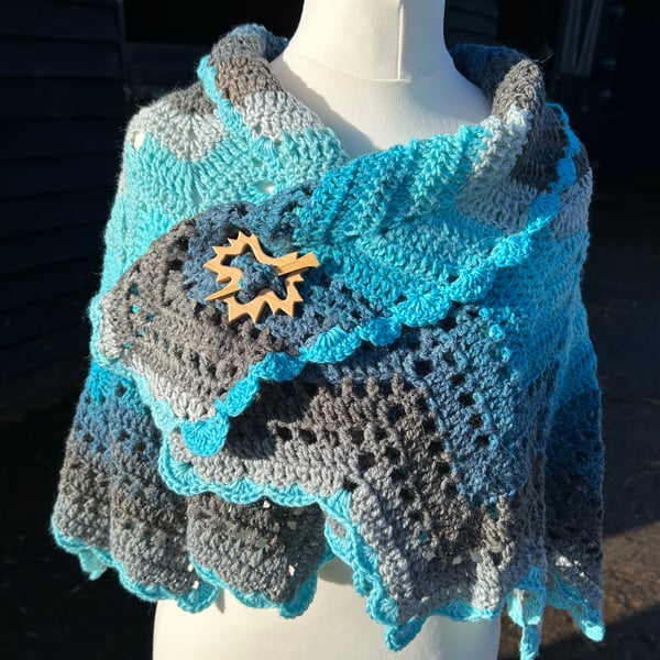 Half Star Crescent Lace Shawl Wrap in Blues and Turquoise