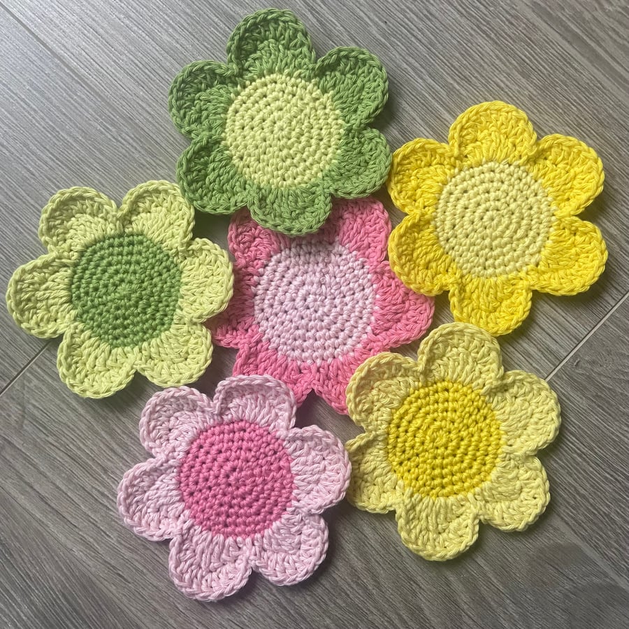 Crochet flower coasters (set of 2)