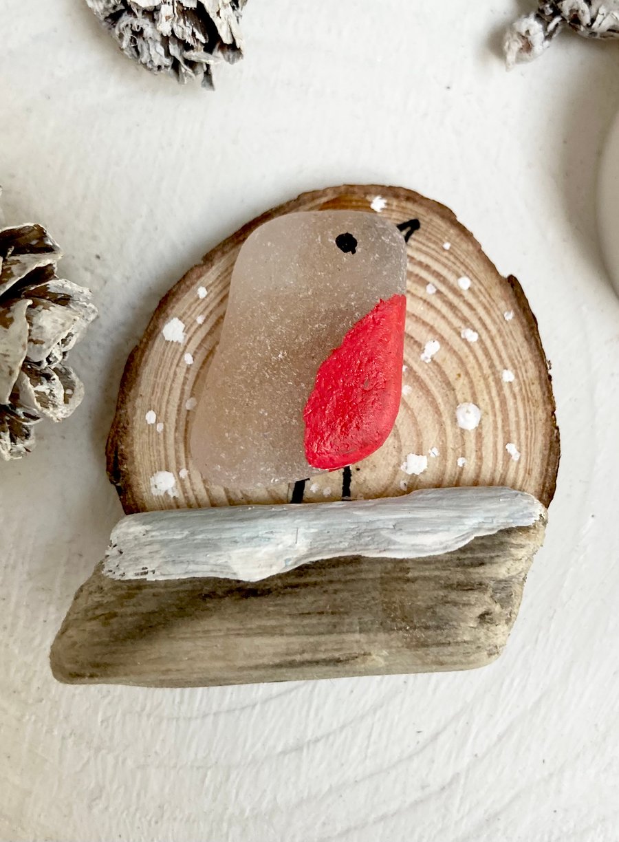Sea Glass Robin On Driftwood Wood Slice Fridge Magnet Christmas Decoration