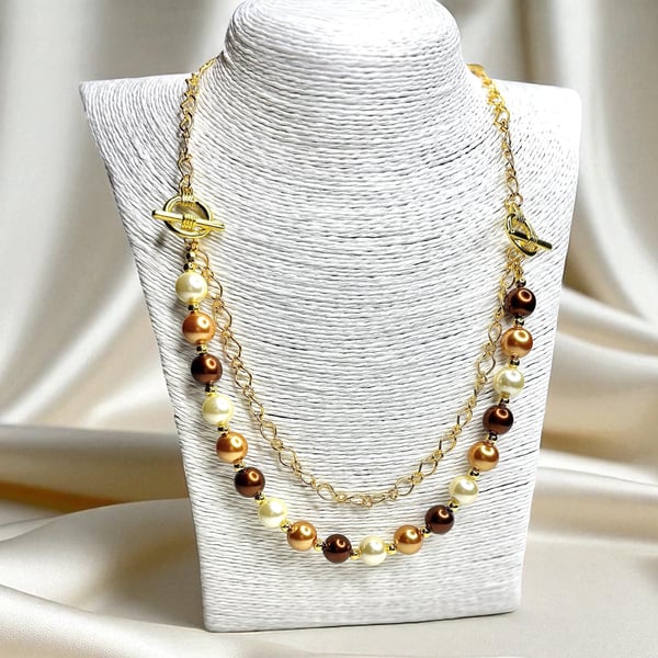 Elegant Faux Pearl Necklace with Toggle Clasp Feature