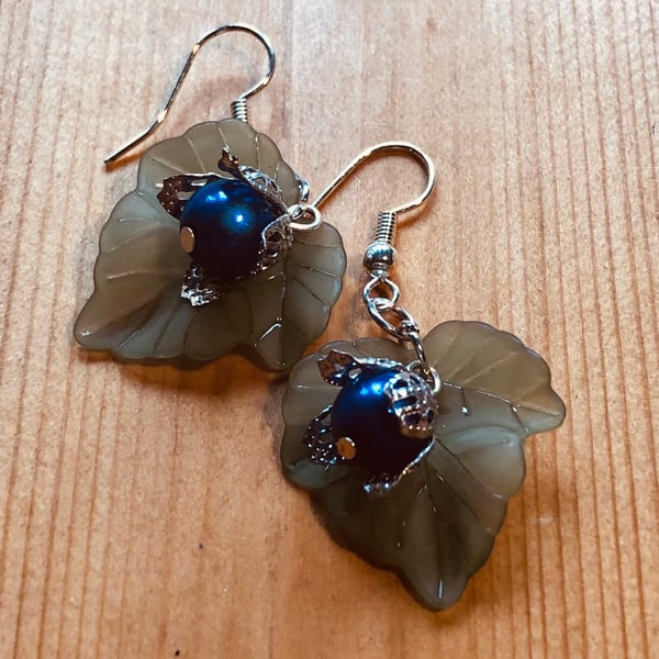 Leaf and blue berry earrings 