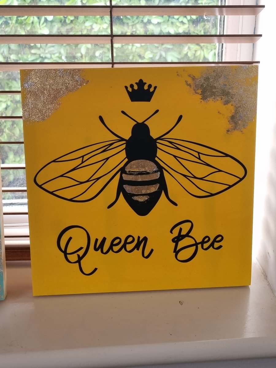 Queen Bee Wall Decor