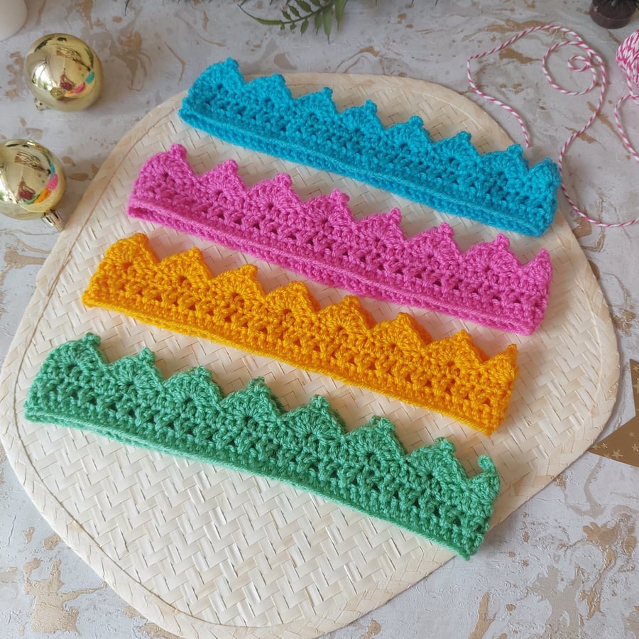 Christmas Cracker Hats Set of 4 Mixed Colours