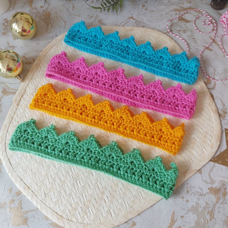 Christmas Cracker Hats Set of 4 Mixed Colours