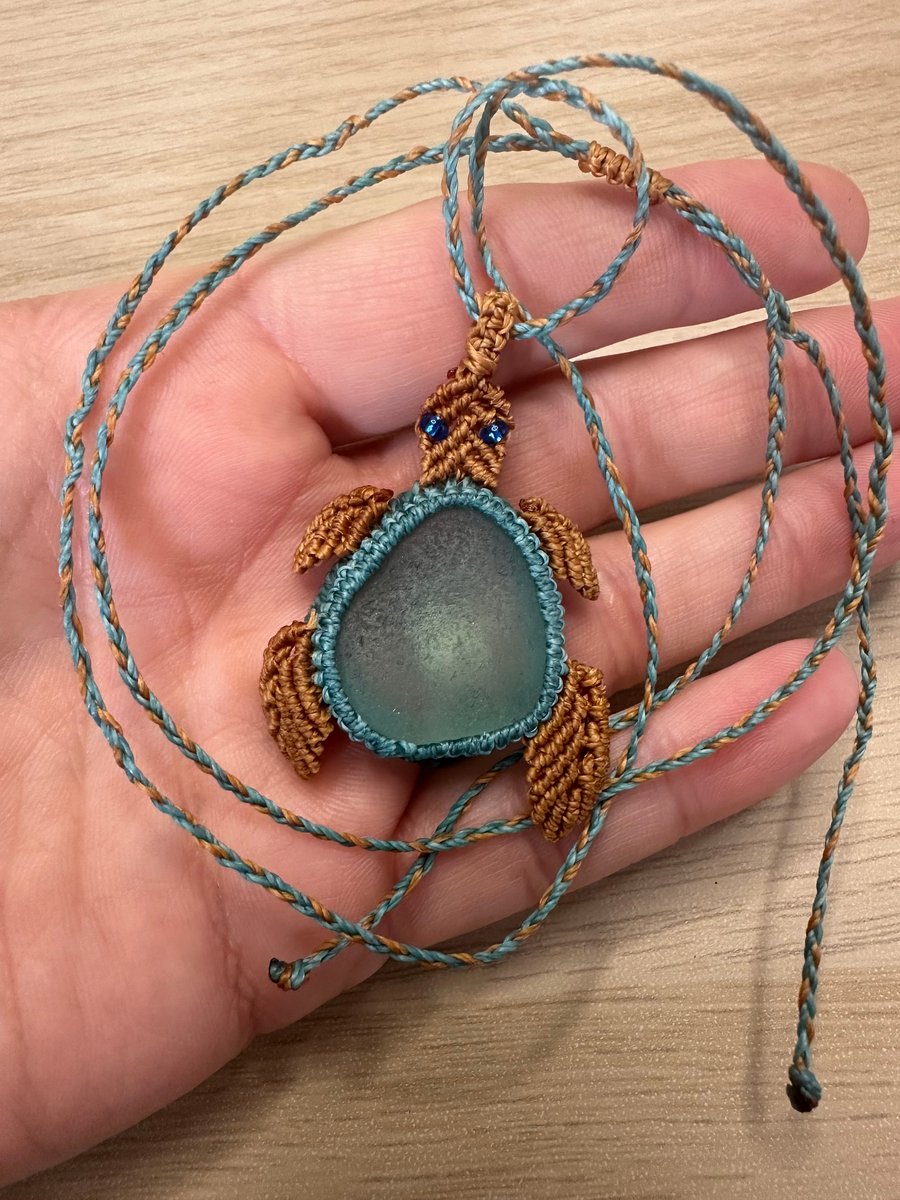 Macramé Turtle Necklace 