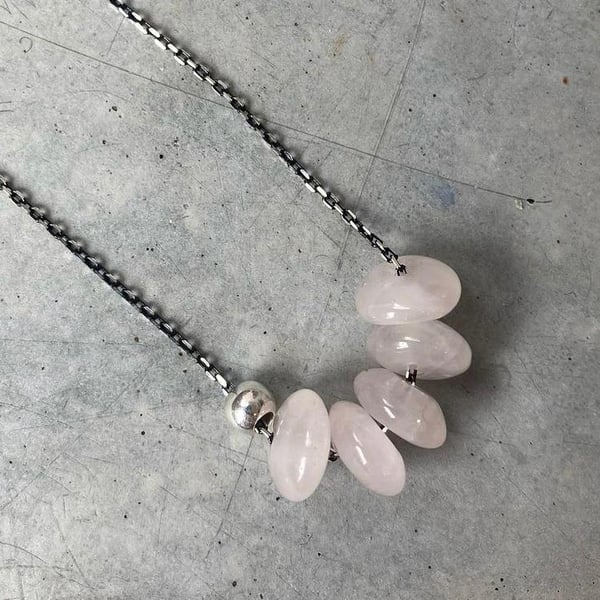 Rose Quartz and oxidised chain necklace