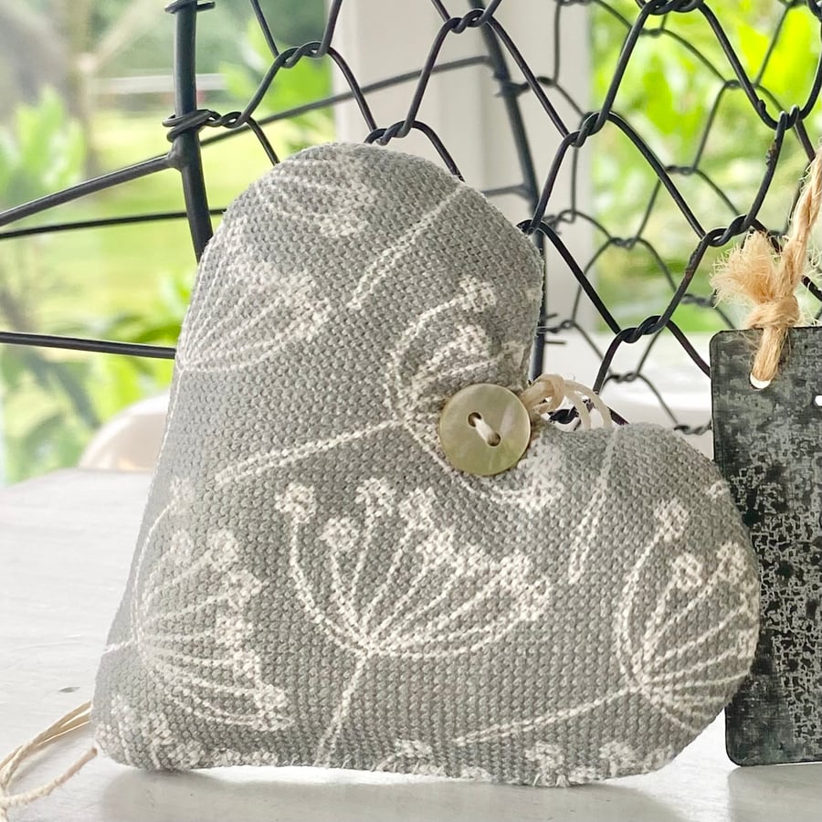 COW PARSLEY LINEN HEART - white on dove grey