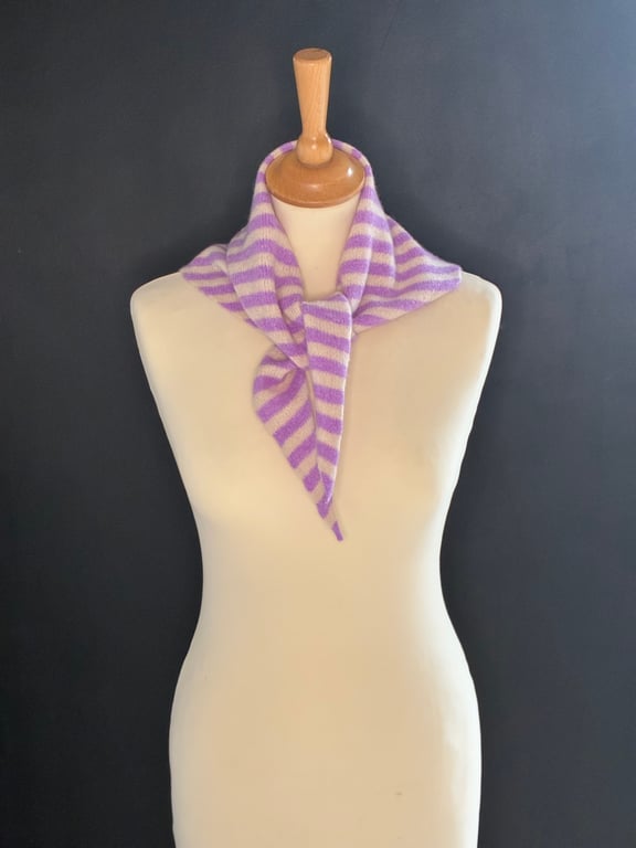 Triangle Scarf - Starburst & Cream