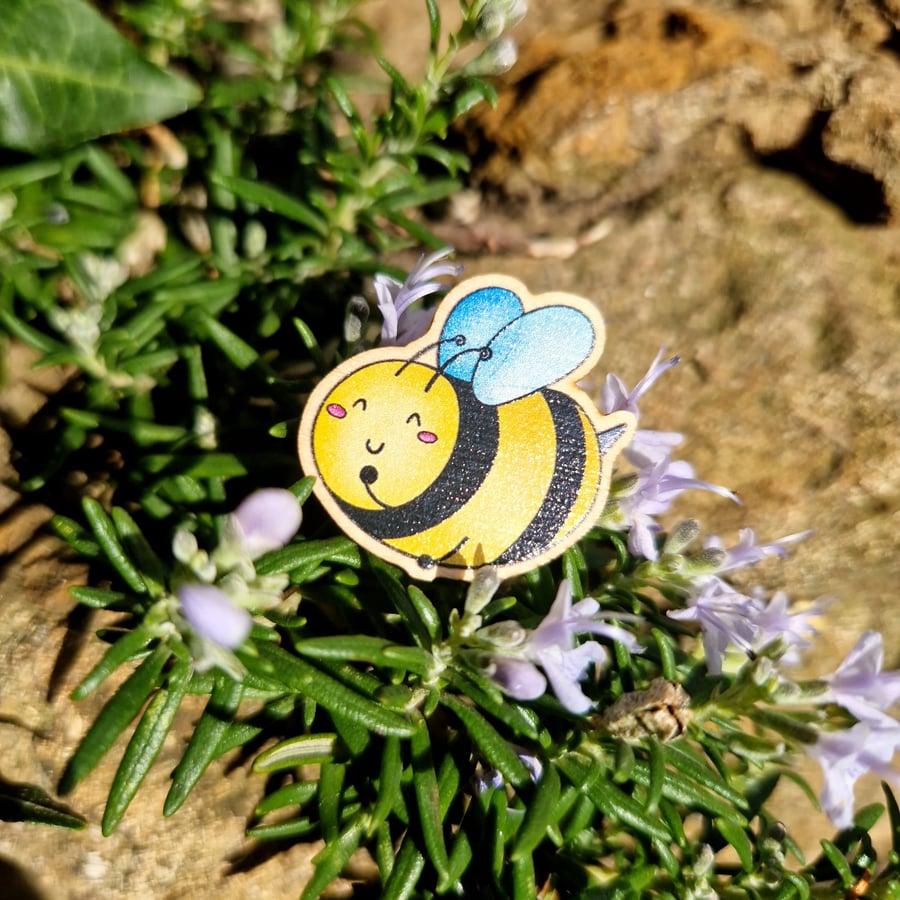 Bee Pin, Bee gift, Bumblebee, Birthday gift, Mothers Day gift, Friend gift
