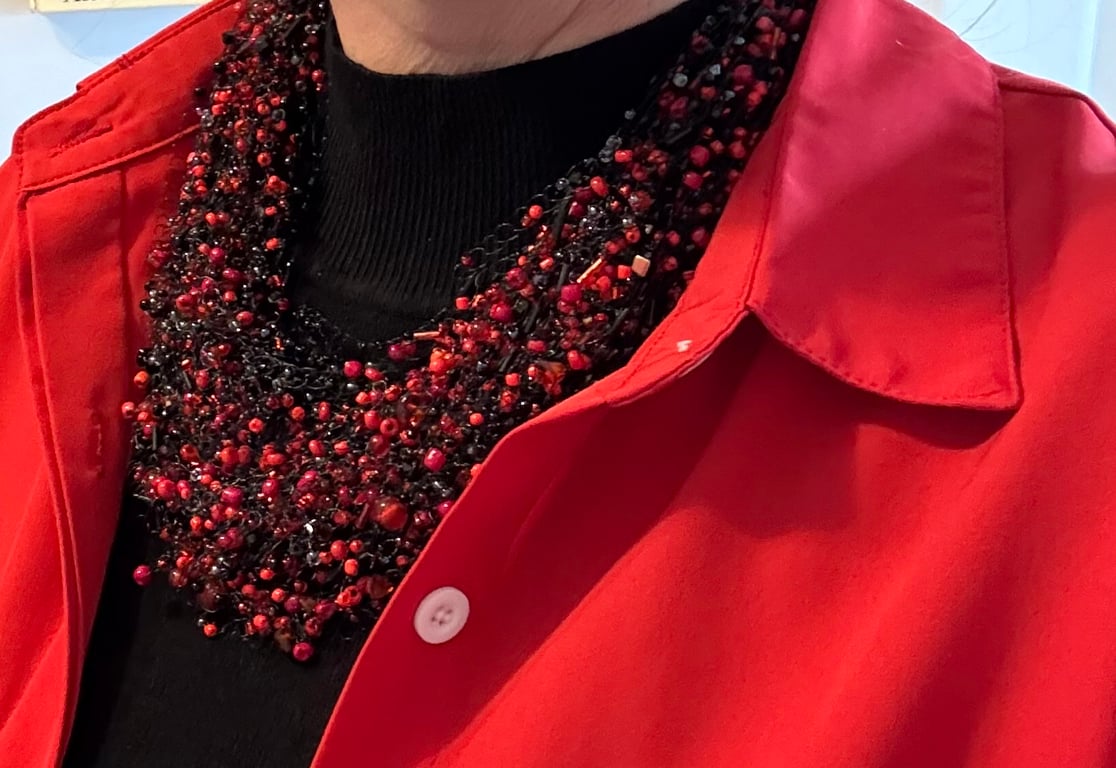 “Scarlet Whisper” – Air Necklace with Red Beads 