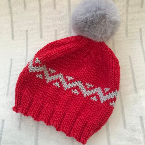 Bobble hat with contrast pattern