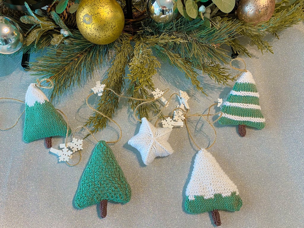 Christmas Tree Garland Card Holder