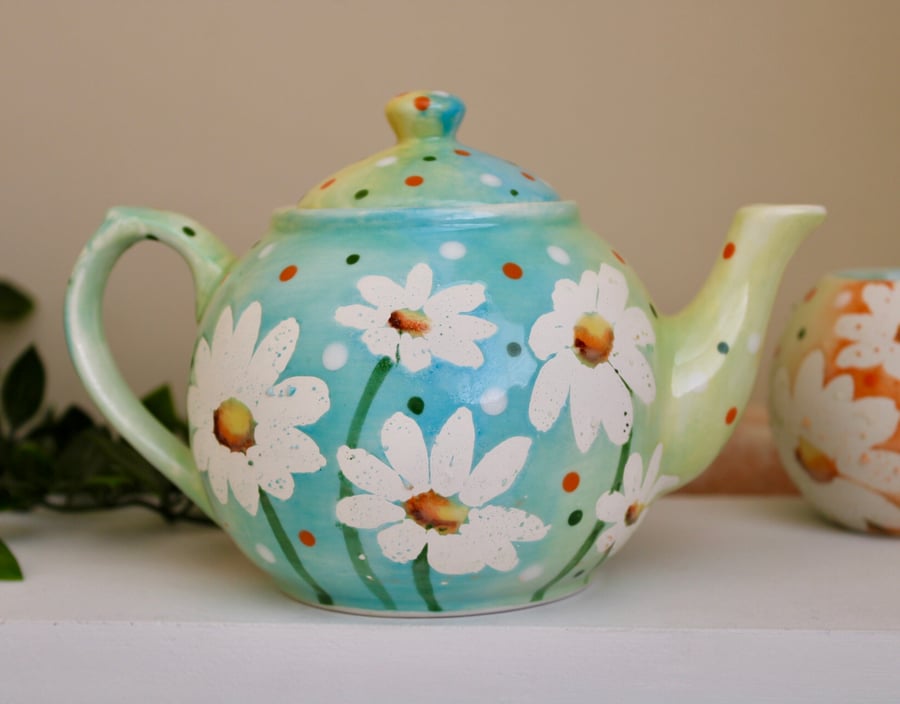 Ceramic Daisy Teapot