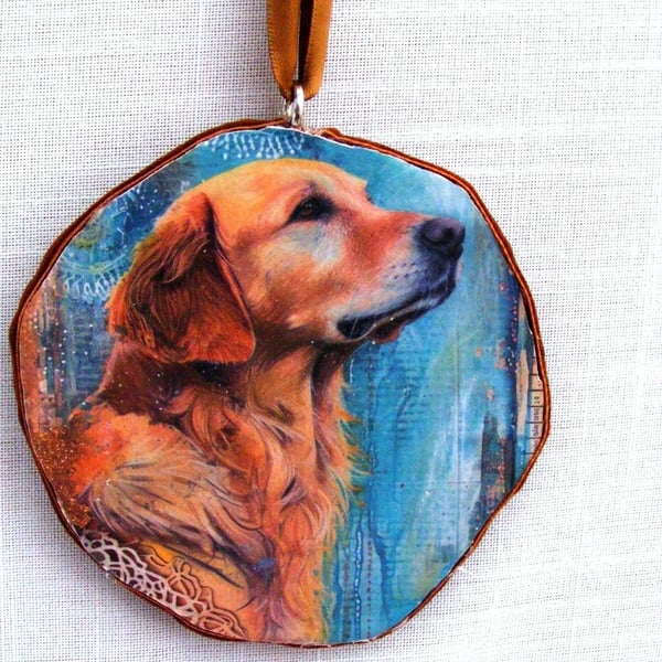 Labrador decoupage log slice wall decoration.