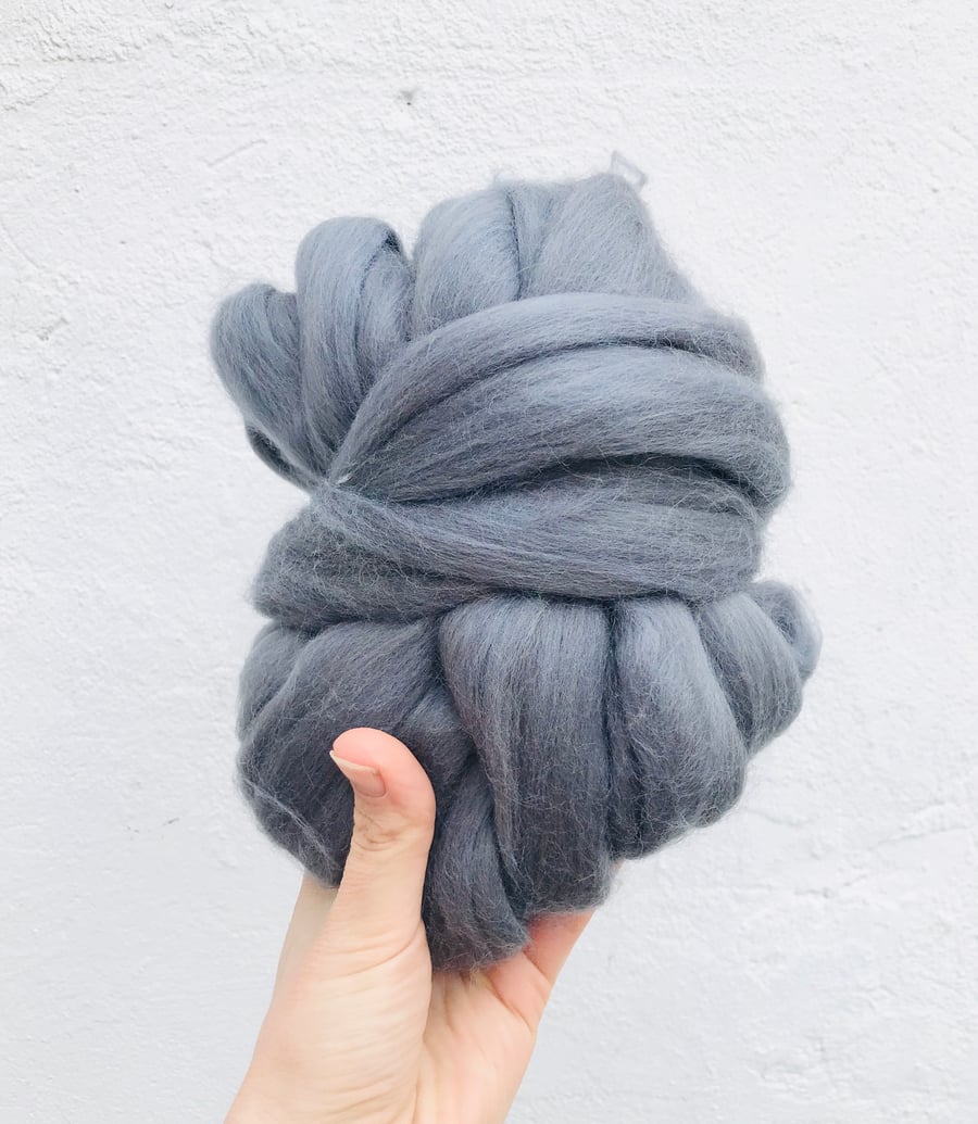 Felting wool dark grey 50g, needle and wet felting and spinning 