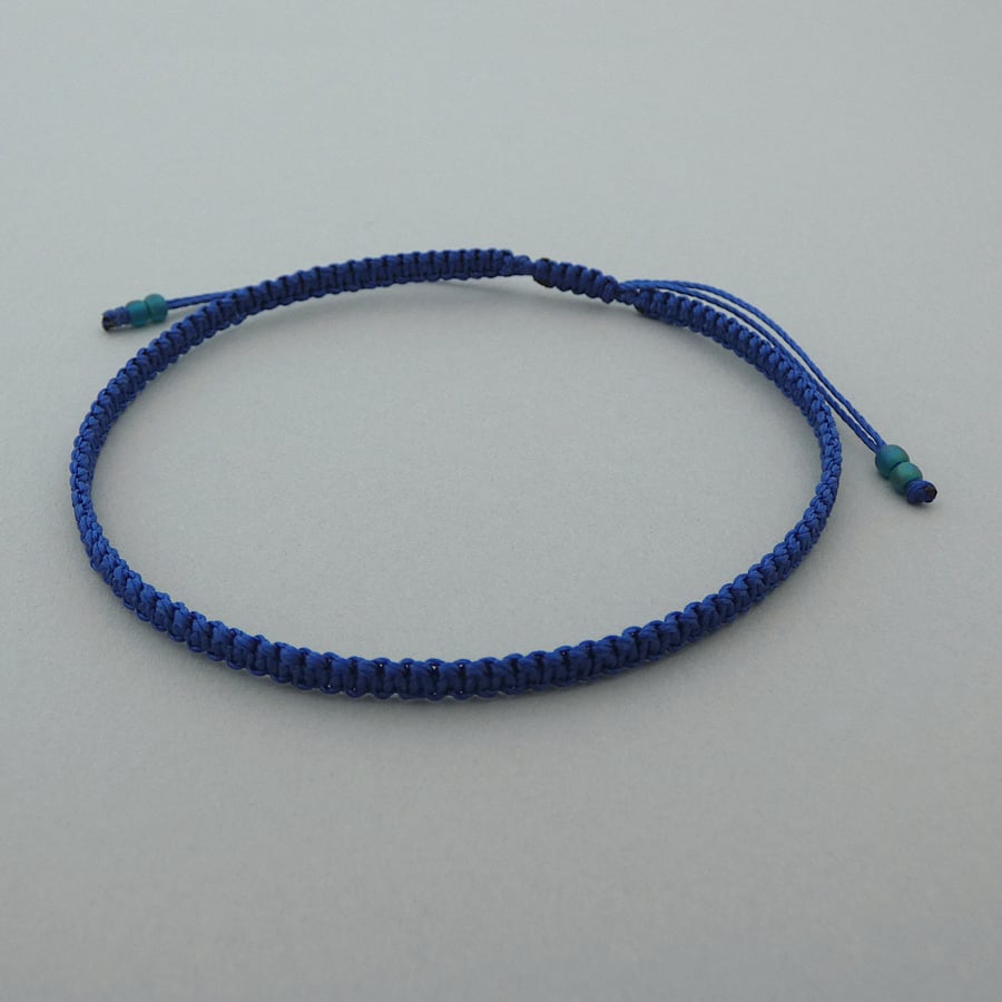 9" Royal blue macrame ankle bracelet for women. Ref: 332