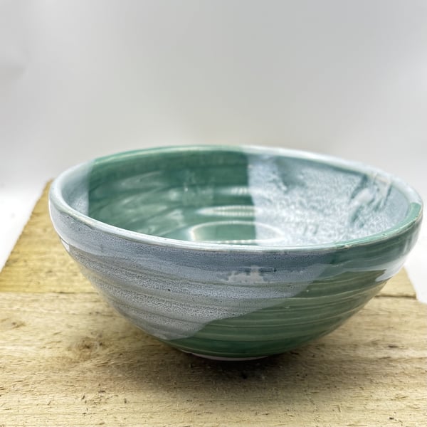 Ceramic cereal or soup bowl