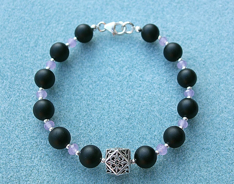 Floral Filigree Silver Beaded Bracelet Matte, Black Frosted and Lavender Agate