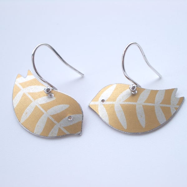 Bird earrings in yellow with leaf print