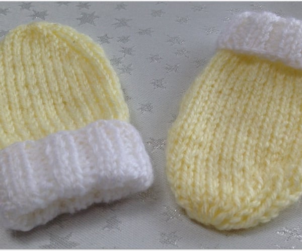 Baby mittens 0-3 months - NOW 10% REDUCTION