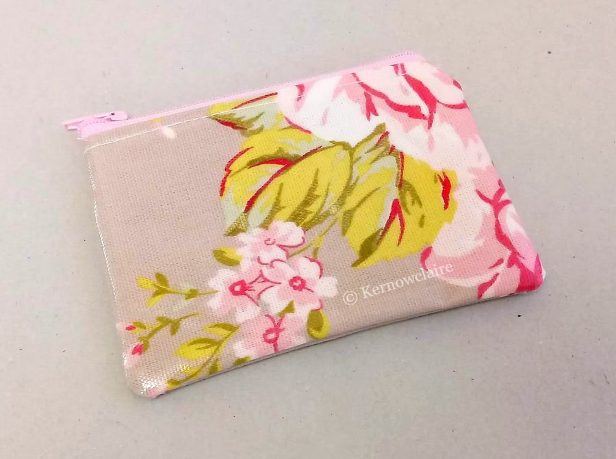 Coin purse with beige with pink flowers