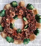 Cone and Ribbon Christmas Wreath in Green and Gold - Image 3