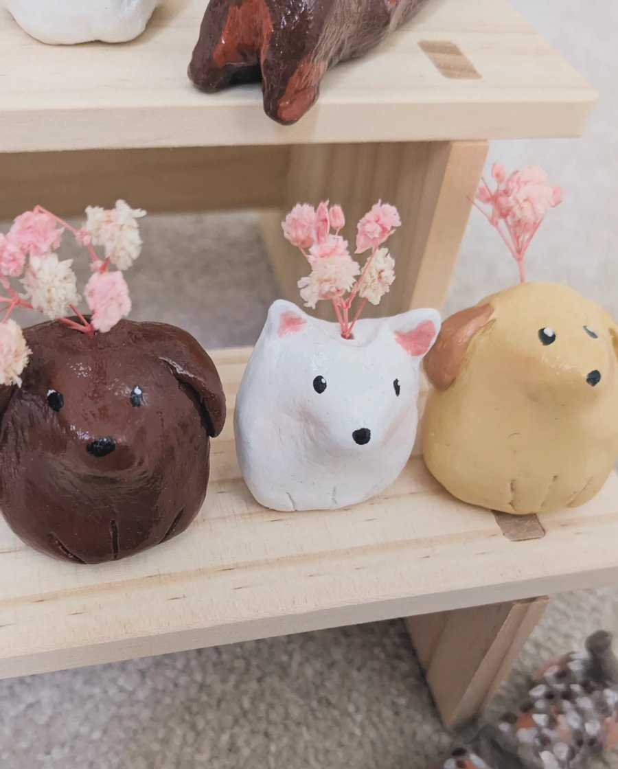 'Dinky Dog' Mini Faux Flower Vase (white)