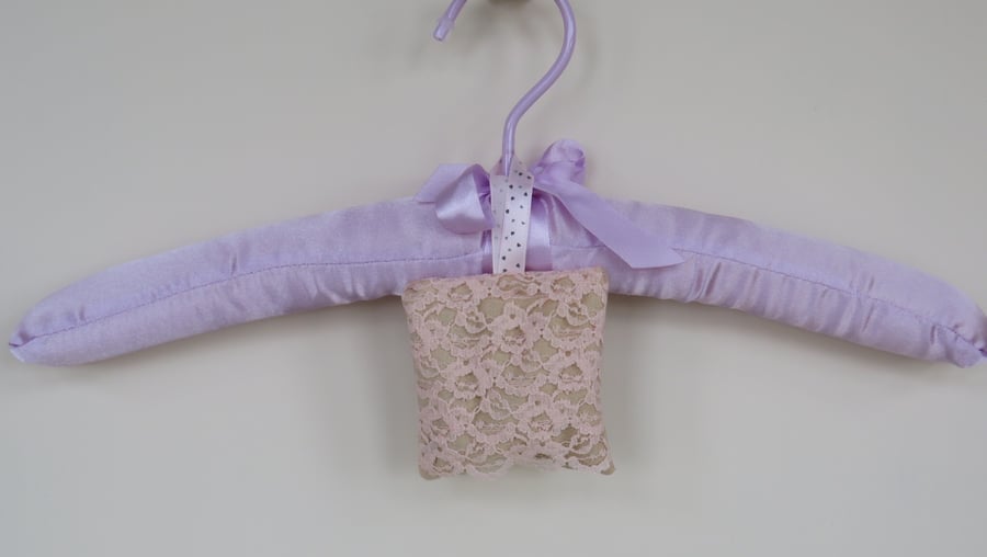 Vintage looking lavender bag