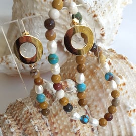 Mookaite, freshwater pearls and turquoise stretch bracelet and earrings set